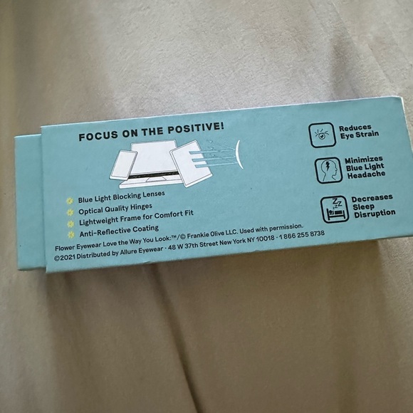 Flower || NIB || Blue Light Blocking Glasses - Picture 2 of 4